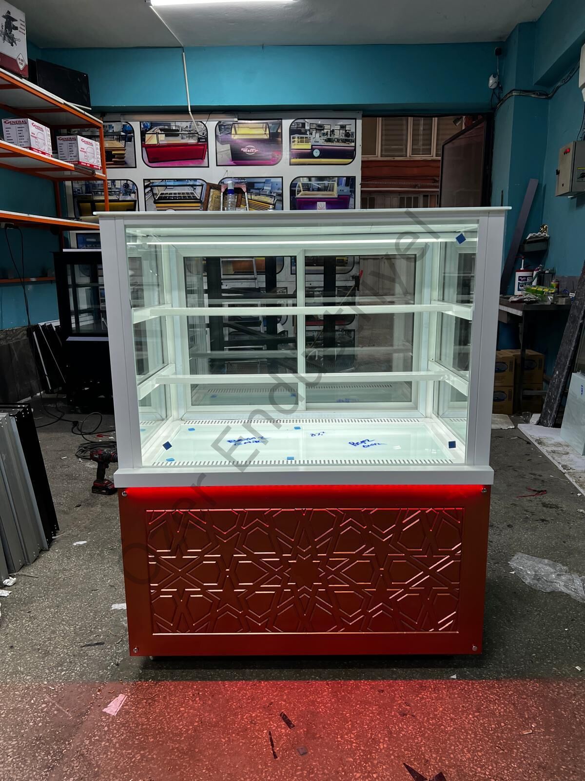 Beyaz Kare Camlı Pasta Dolabı 100 Cm