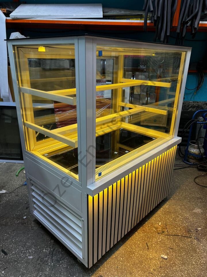 Pasta Dolabı 3 Raflı LED +4°C Soğutmalı Vitrin