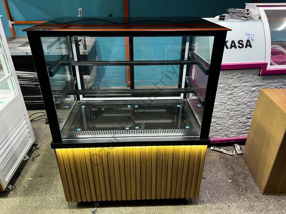 Soğutmalı Pasta Dolabı +4 Derece Camlı Teşhir Dolab