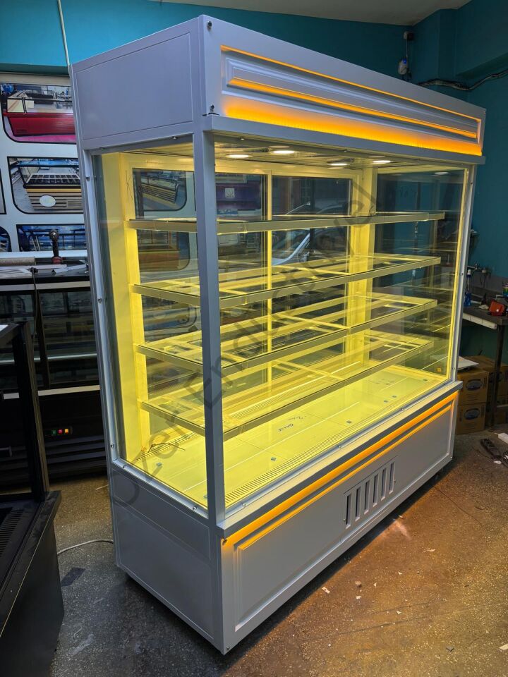 Cephe Tipi Soğutmalı Pasta Dolabı | Beyaz Lake Tasarım