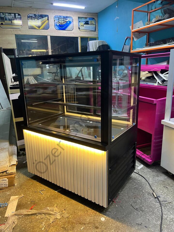 Soğutmalı Pasta Dolabı 100x65x130 cm | 3 Raflı LED Teşhir