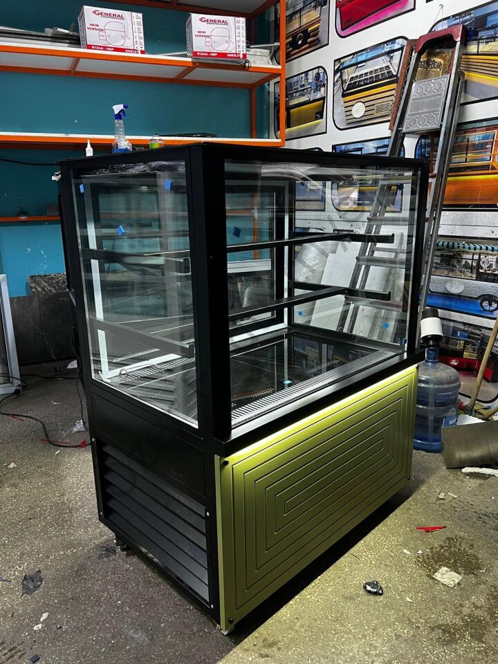 Ledli Pasta Dolabı 100x65x130 cm Siyah Gövde Yeşil Dekor