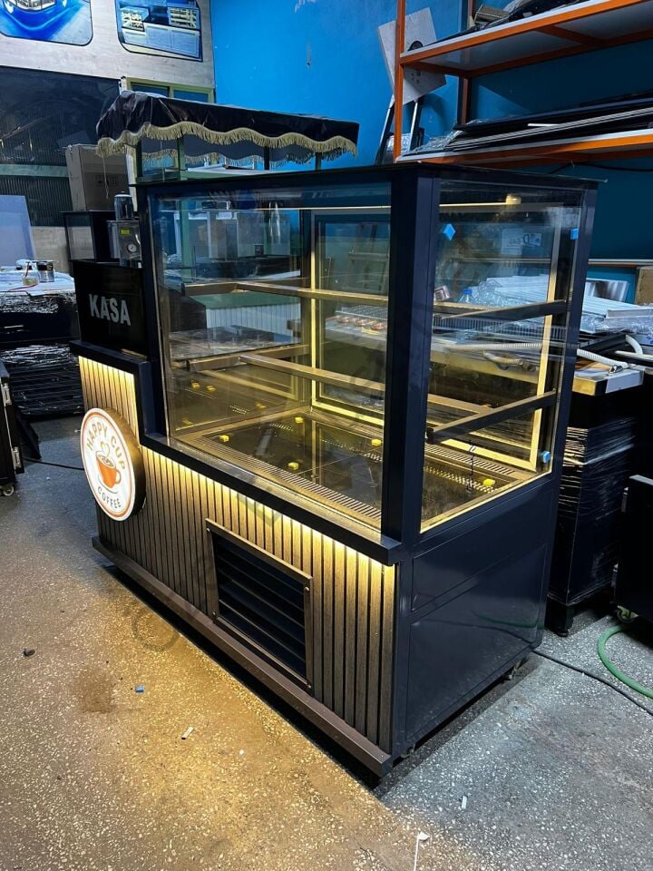 150 cm Kasa Bankolu Pasta Dolabı | +4°C Soğutmalı | LED Işıklı | Özel Tasarım Şık Teşhir Dolabı