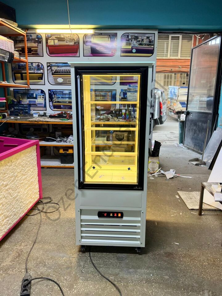 Dikey Pasta Dolabı 70x70x150 cm – Cafe Tipi 4 Raflı Tatlı Dolabı