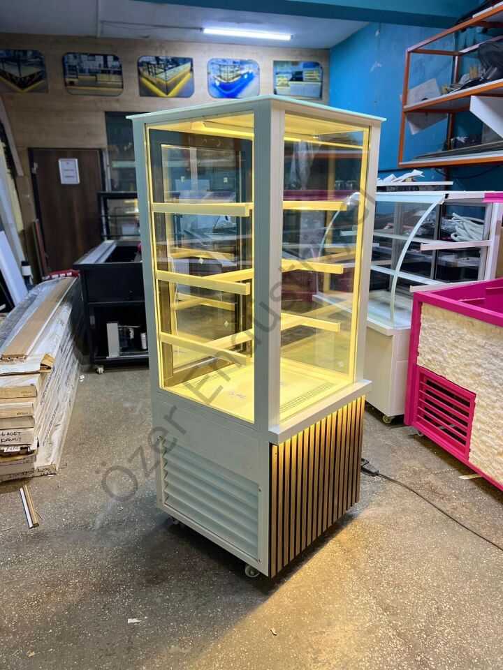 Dikey Pasta Dolabı 70x70x150 cm – Cafe Tipi 4 Raflı Tatlı Dolabı