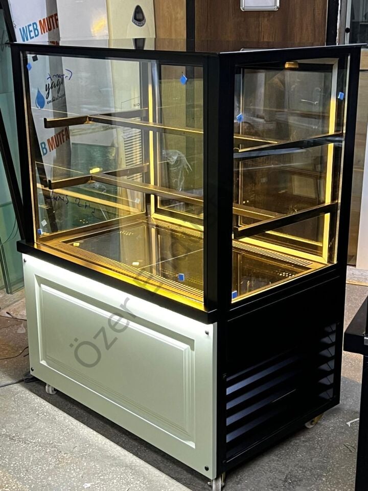 100 cm Pasta Dolabı – 3 Raflı +4°C Soğutmalı Tatlı Teşhir Dolabı