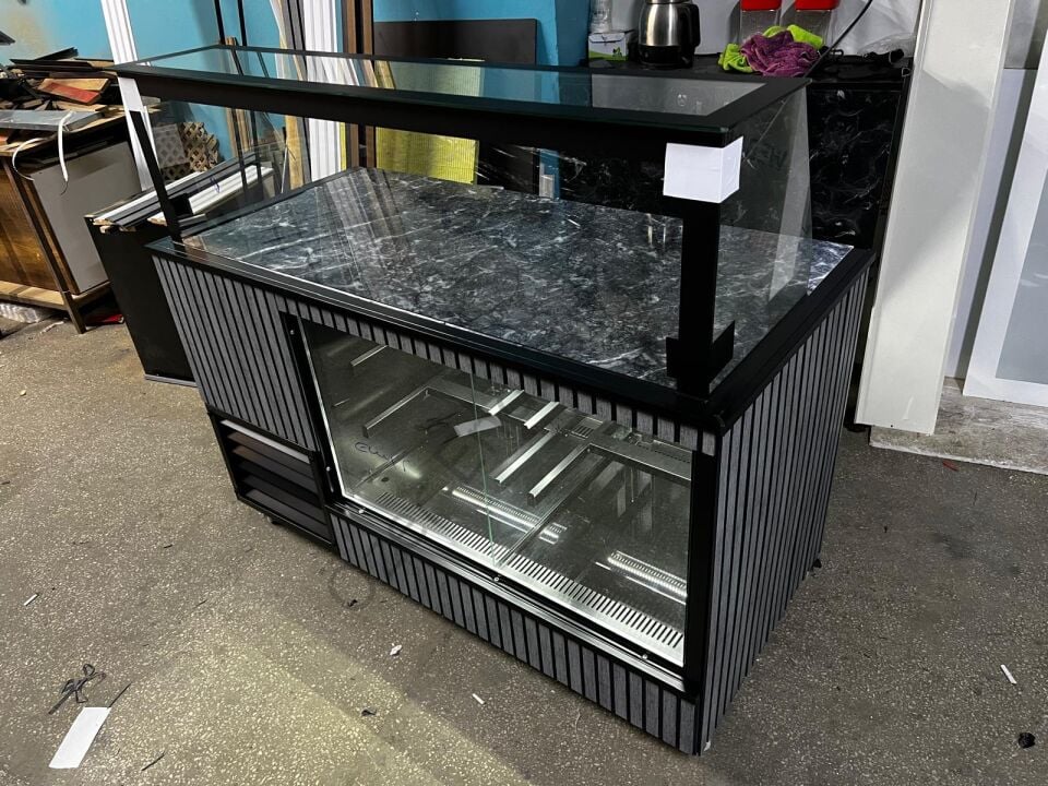 Soğutmalı Tatlı Meze Dolabı 150 Cm | Camlı Ledli Teşhir Dolabı
