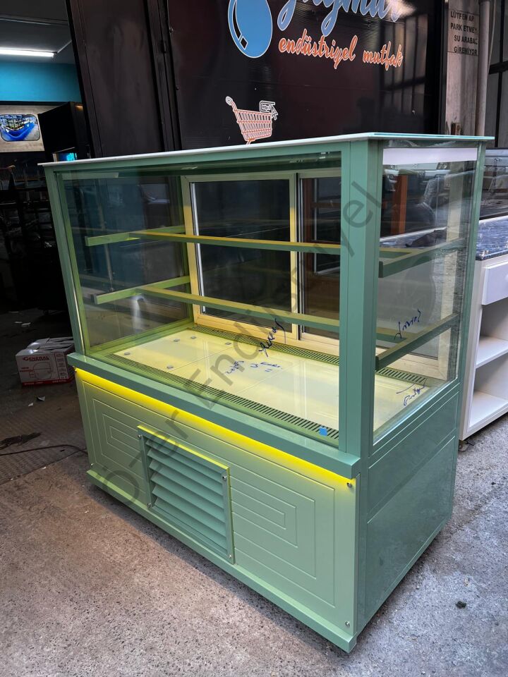 120 cm Su Yeşili Pasta Dolabı – Modern Soğutmalı Teşhir Vitrini