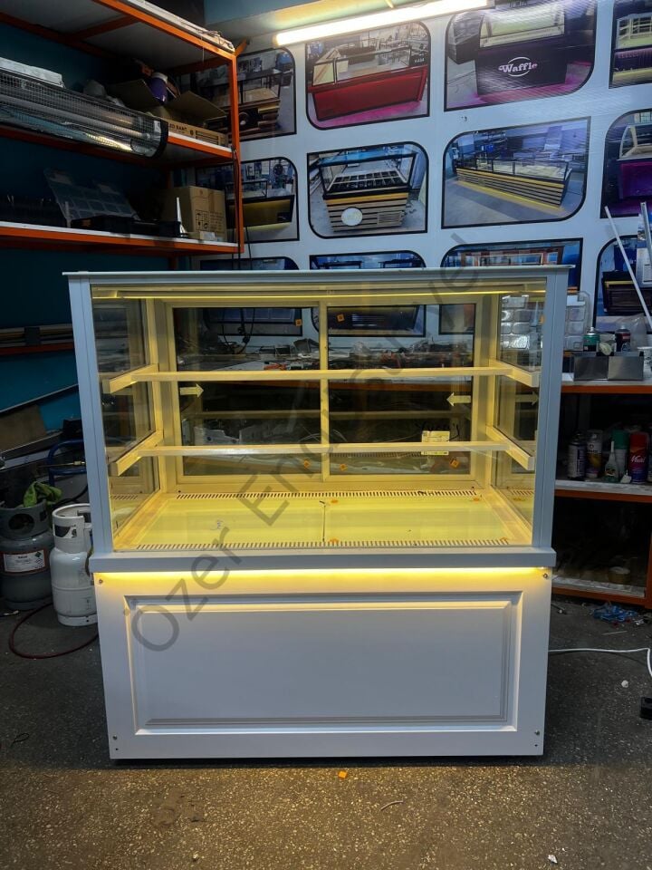 Beyaz Lake Pasta Dolabı 100 cm – Çift Camlı Soğutmalı Teşhir Dolabı