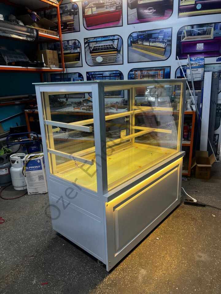 Beyaz Lake Pasta Dolabı 100 cm – Çift Camlı Soğutmalı Teşhir Dolabı