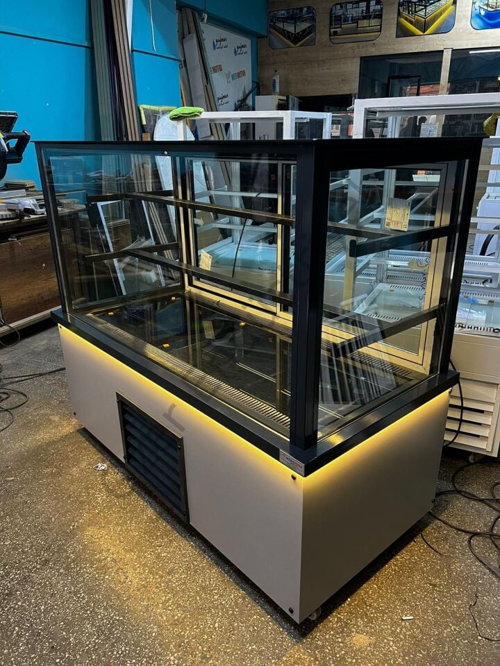150 cm Ahşap Görünümlü Pasta Dolabı | Profesyonel Soğutmalı Teşhir Vitrini