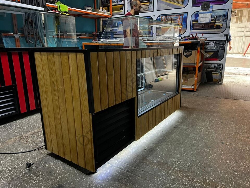 200 cm Doğal Ahşap Tasarımlı Soğutmalı Tatlı Teşhir Dolabı (Mermer Üstlü)