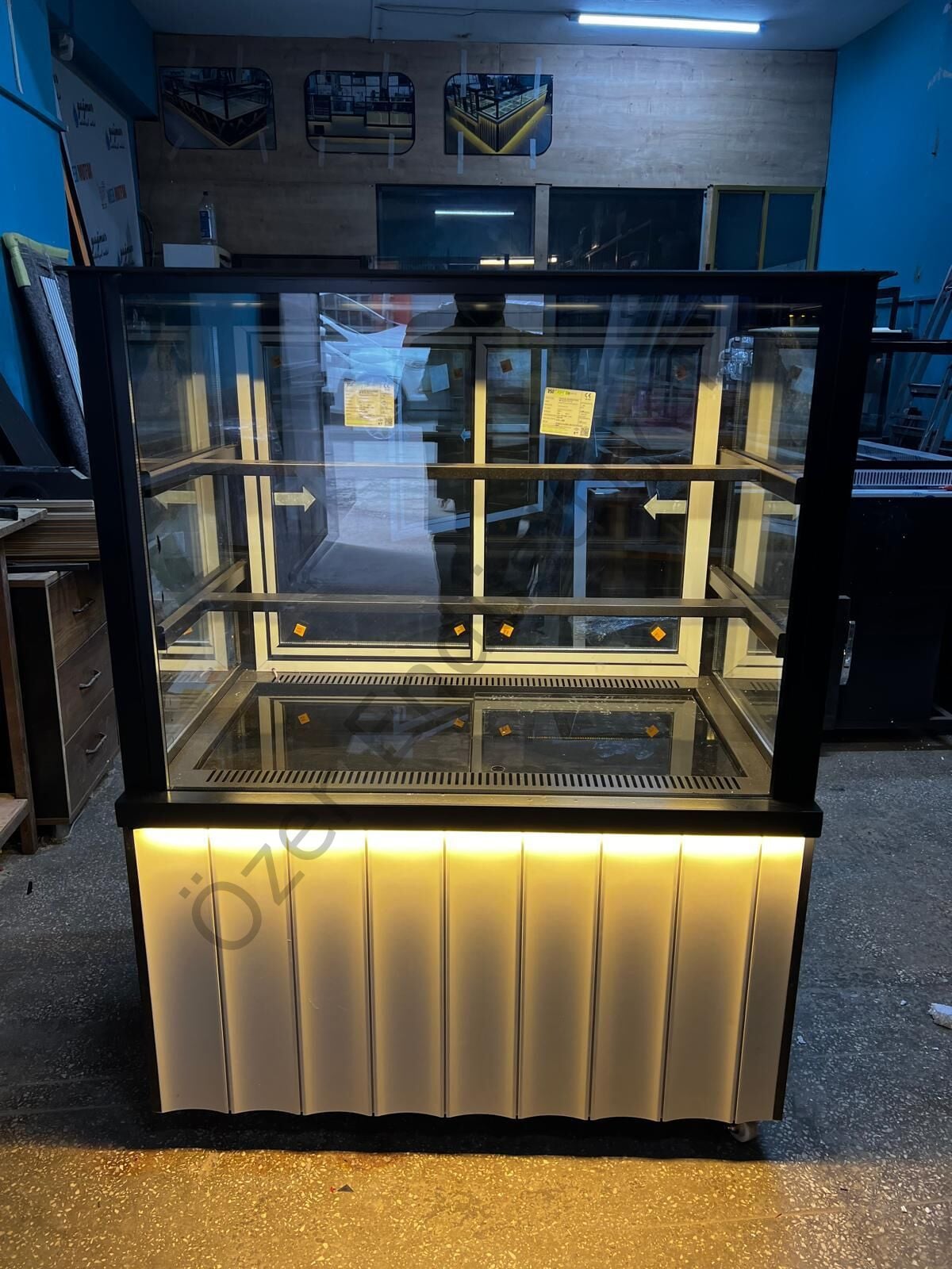 Cafe & Pastane İçin 100 cm Soğutmalı Pasta Vitrin Dolabı