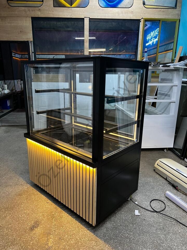 Siyah Soğutmalı Pasta Dolabı 100x70x130 cm