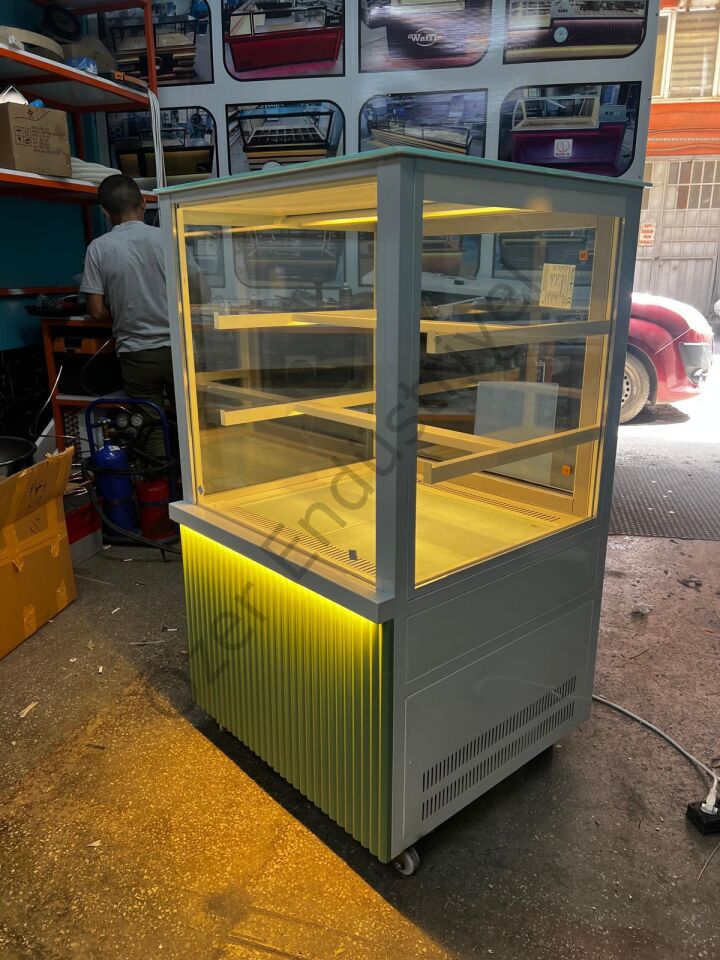 70x70x135 Pasta Dolabı | Ayaklı Soğutmalı Tatlı Teşhir Vitrini