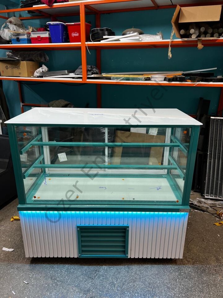 Turkuaz Detaylı Pasta Dolabı 120x70 cm | Profesyonel Soğutmalı Teşhir Vitrini