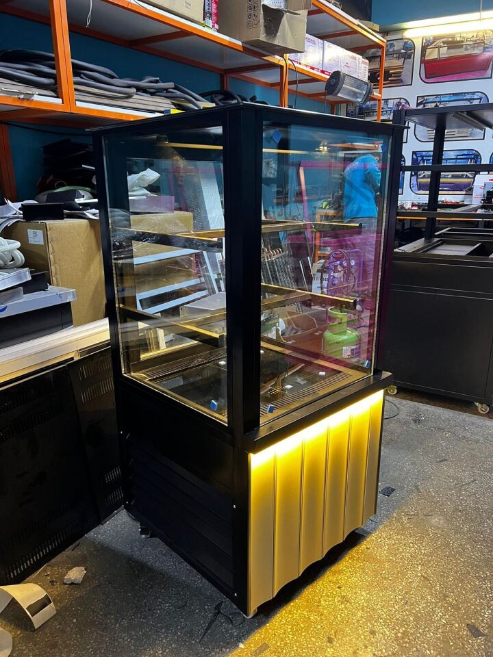 Cafe Tipi Dikey Pasta Dolabı 70x70x135 Cm