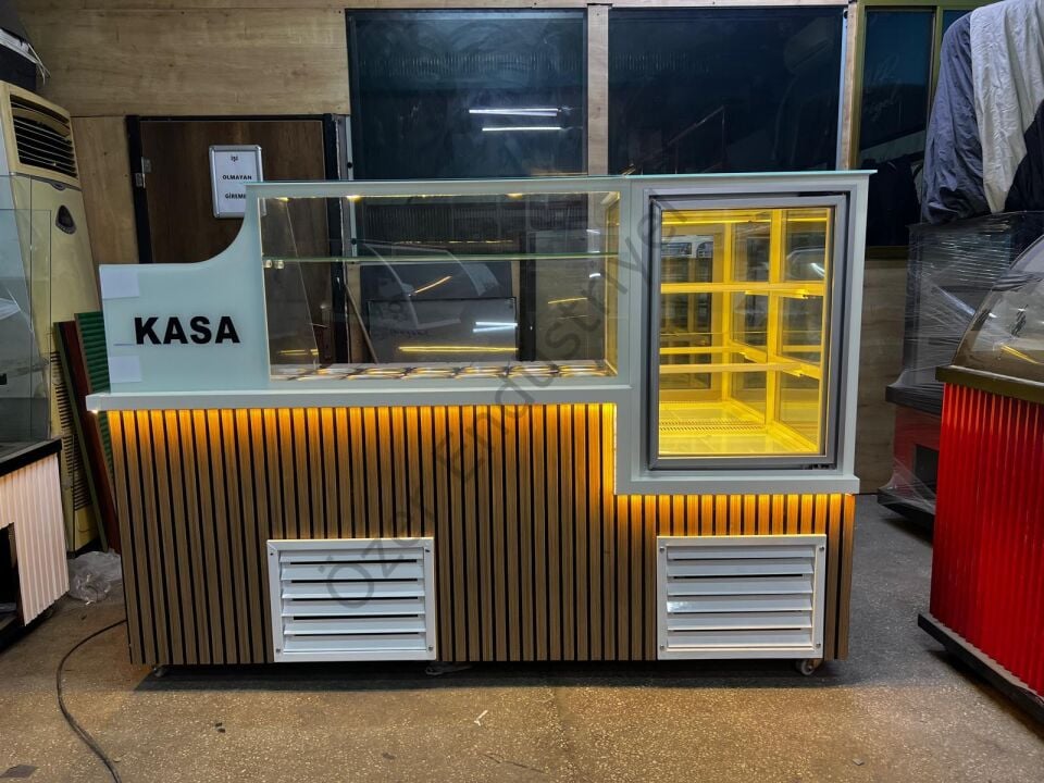 Kumpir Waffle Tezgahı + Pasta Dolabı Seti 190 Cm – Salatbarlı Soğutmalı Vitrin Dolabı
