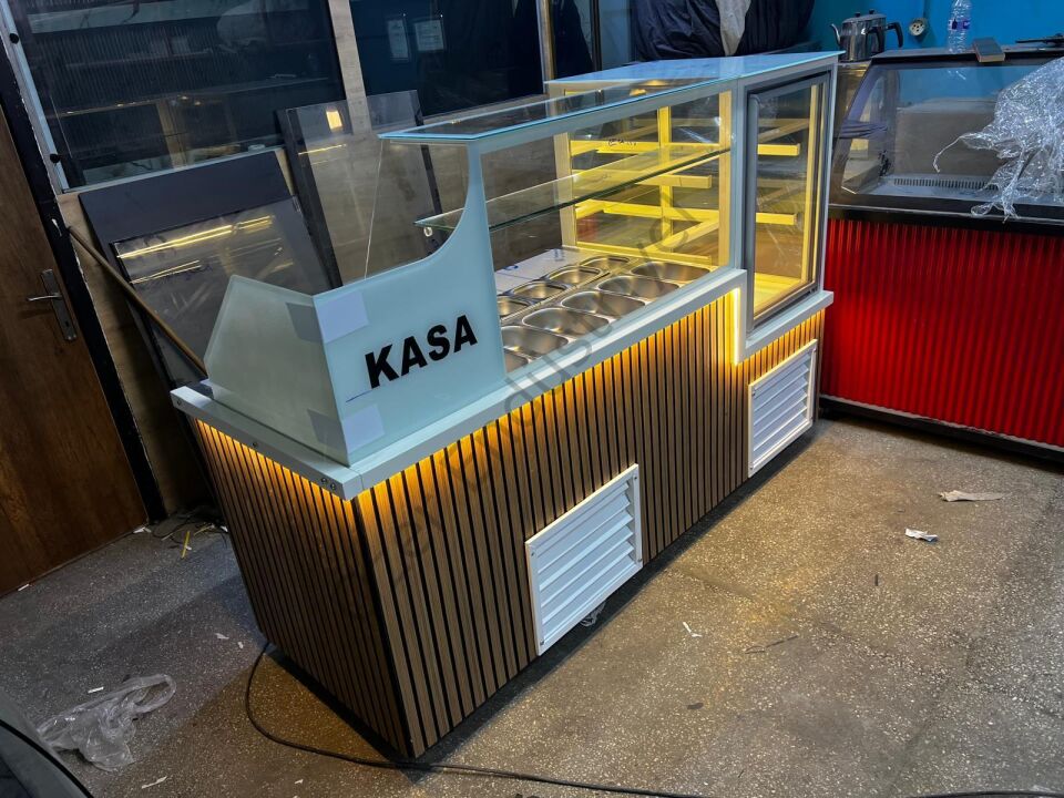 Kumpir Waffle Tezgahı + Pasta Dolabı Seti 190 Cm – Salatbarlı Soğutmalı Vitrin Dolabı