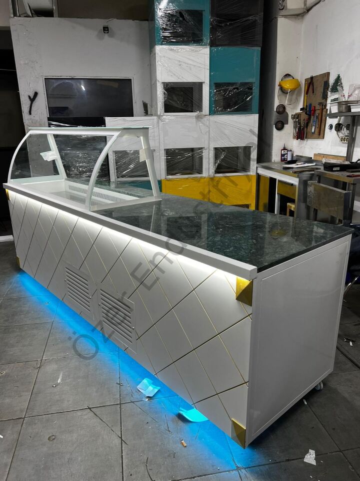 200 Cm Pasta ve Soğuk Baklava Dolabı Çalışma Bankolu – Endüstriyel Soğutmalı Teşhir ve Hazırlık Ünitesi