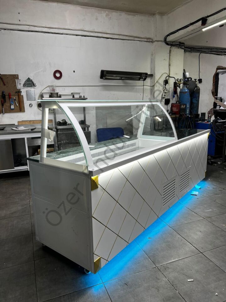 200 Cm Pasta ve Soğuk Baklava Dolabı Çalışma Bankolu – Endüstriyel Soğutmalı Teşhir ve Hazırlık Ünitesi