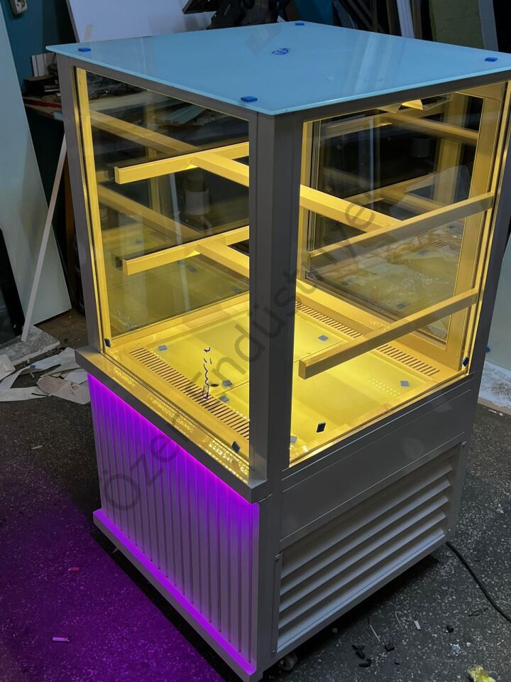 70x70x130 Cm Pasta Tatlı Teşhir Dolabı – Beyaz LED’li Soğutmalı Dolap