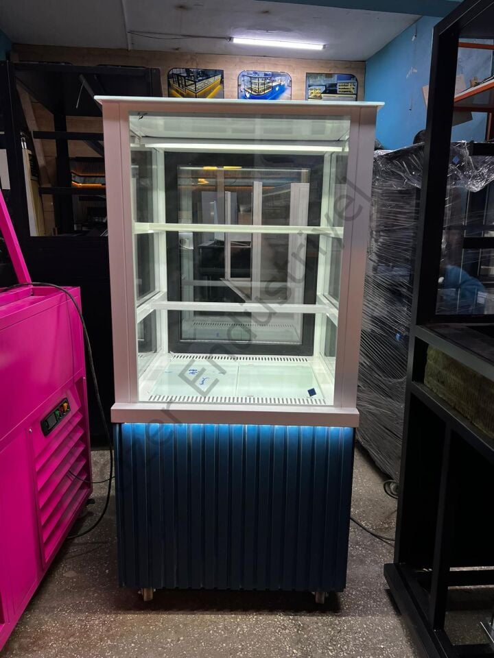 Dik Pasta Dolabı 70x70x135 cm +4°C Soğutmalı Cafe Tipi LED’li