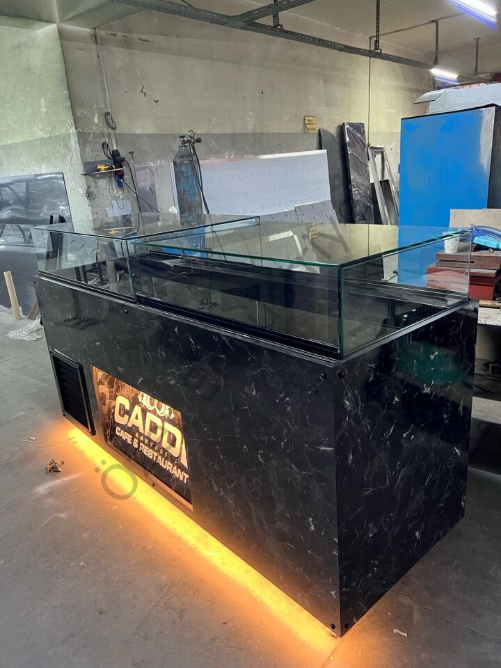 Orta Tip Pasta Dolabı +4°C Soğutmalı Dilim Pasta Tatlı Teşhir Dolabı