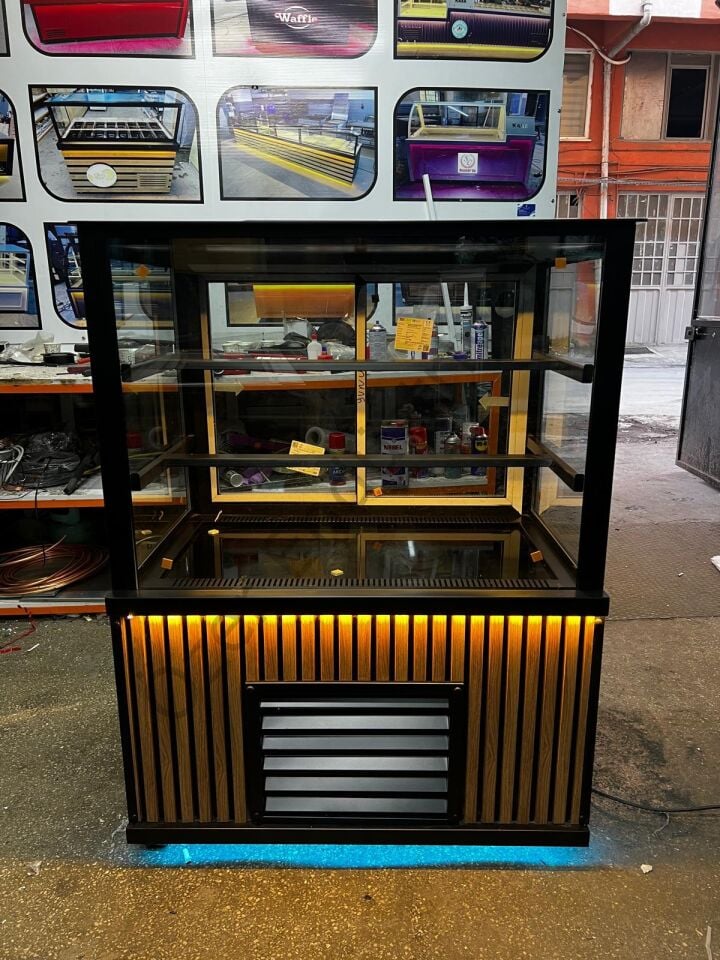 Camlı Pasta Dolabı Üflemeli Soğutma 100x70x135 Cm LED Aydınlatmalı