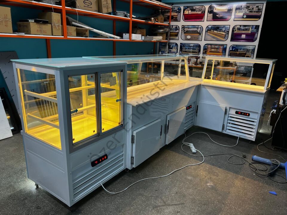 5 Metre Soğutmalı Teşhir Dolabı Seti Waffle Kumpir Pasta Dolabı Üflemeli Sistem