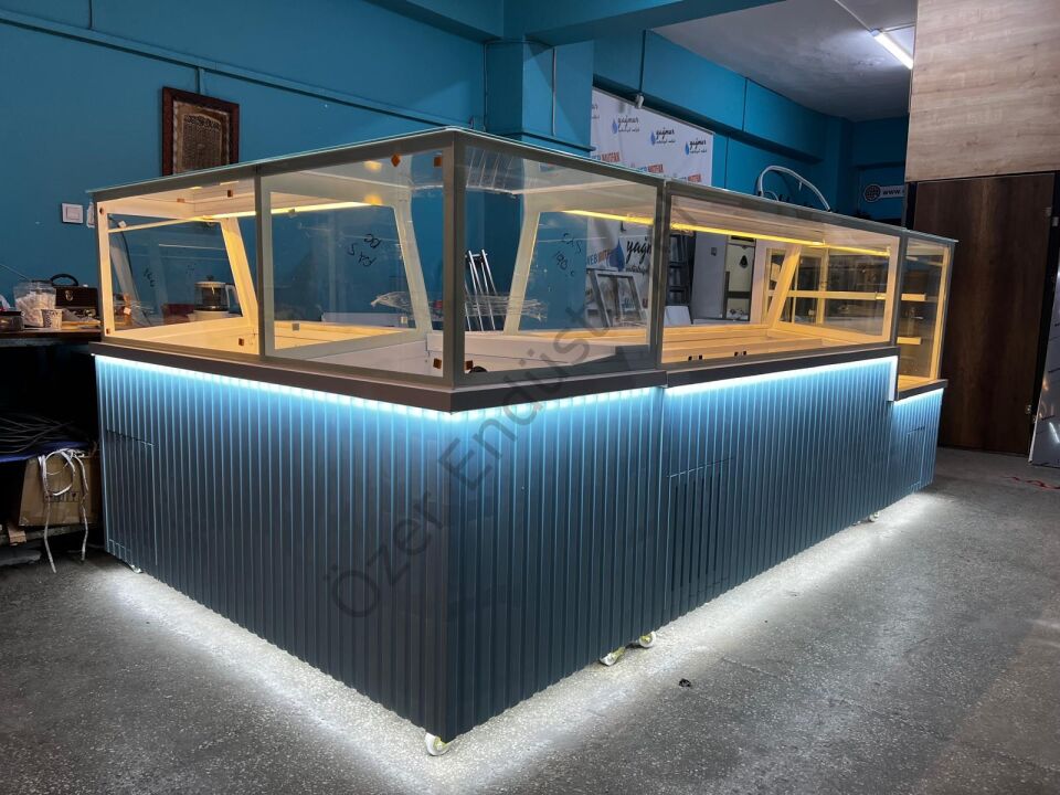 5 Metre Soğutmalı Teşhir Dolabı Seti Waffle Kumpir Pasta Dolabı Üflemeli Sistem