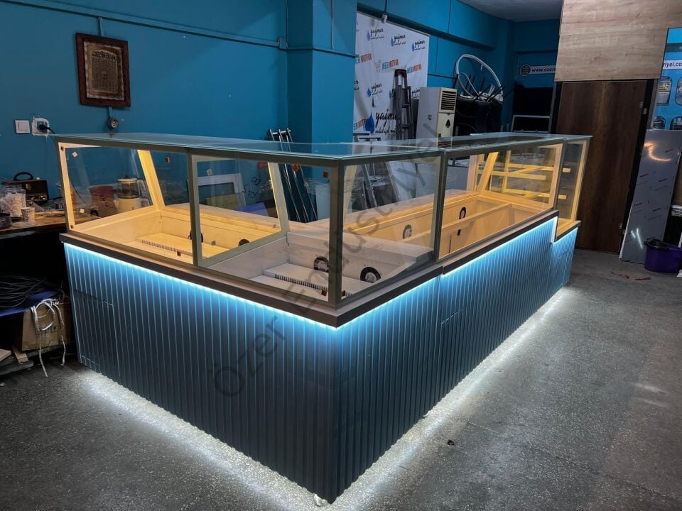 5 Metre Soğutmalı Teşhir Dolabı Seti Waffle Kumpir Pasta Dolabı Üflemeli Sistem