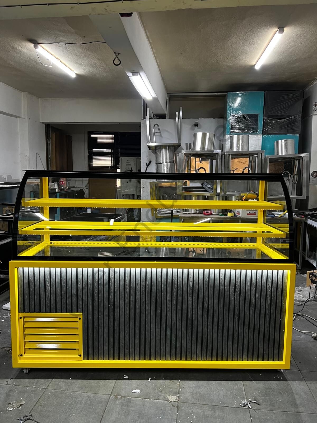 Soğutmalı Pasta Dolabı 200x70x150 | Pastane Teşhir Dolabı Alt Depolu