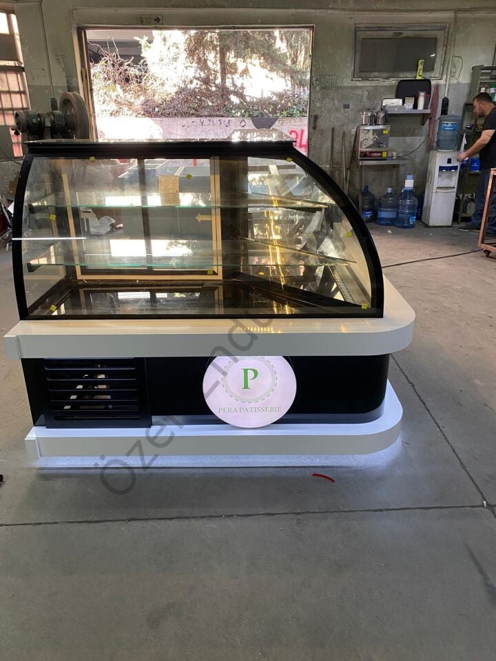 Köşe Tipi Pastane Vitrini | Bombe Camlı Soğutmalı Pasta & İçecek Dolabı