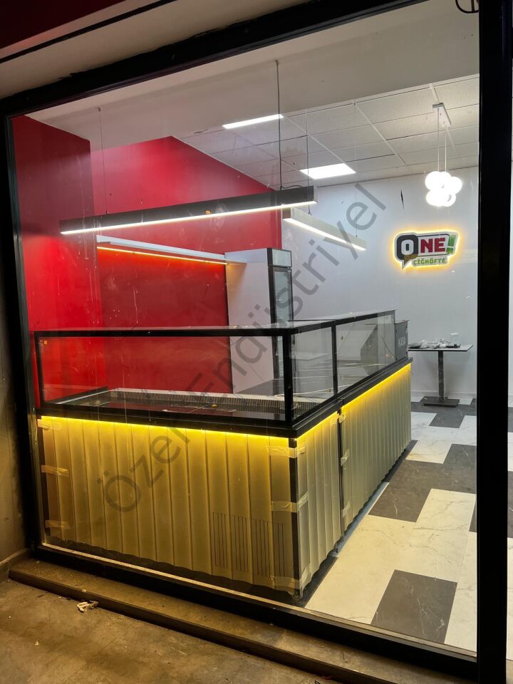 3,5 Metre L Tipi Çiğköfte Dolabı | Soğutmalı + Kasa Bankolu