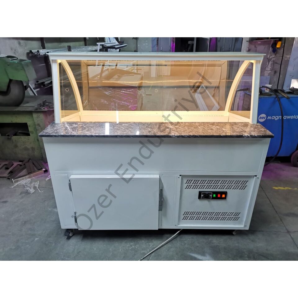 Soğutmalı Waffle Dolabı 150 cm – Bombeli Camlı Ledli Teşhir Tezgahı