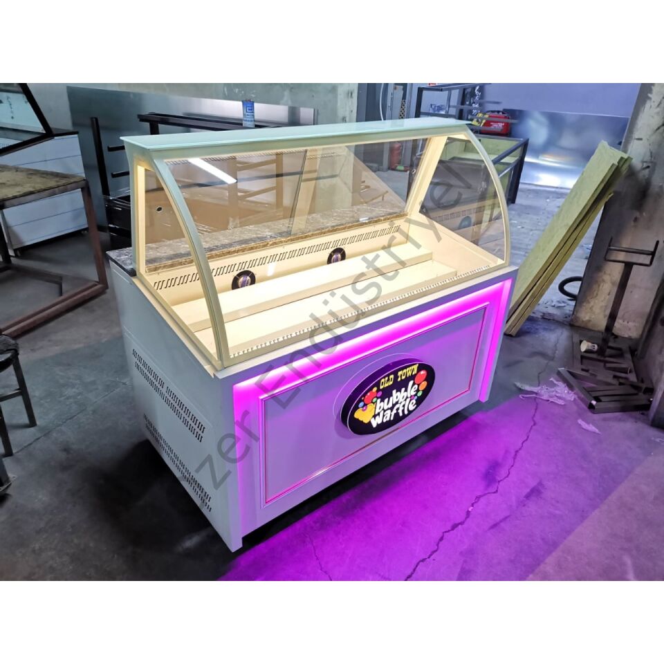 Soğutmalı Waffle Dolabı 150 cm – Bombeli Camlı Ledli Teşhir Tezgahı