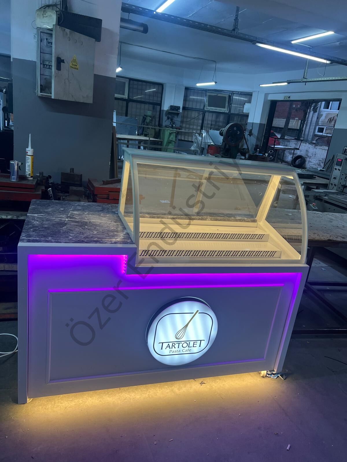 Waffle Dolabı | Soğutmalı, Mermer Bankolu, Ledli