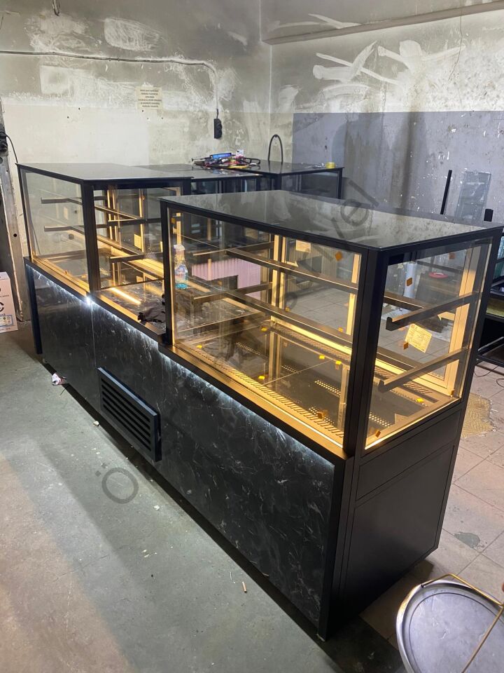 Pasta Teşhir Dolabı 250 cm | Çift Soğutmalı & Kasa Bankolu