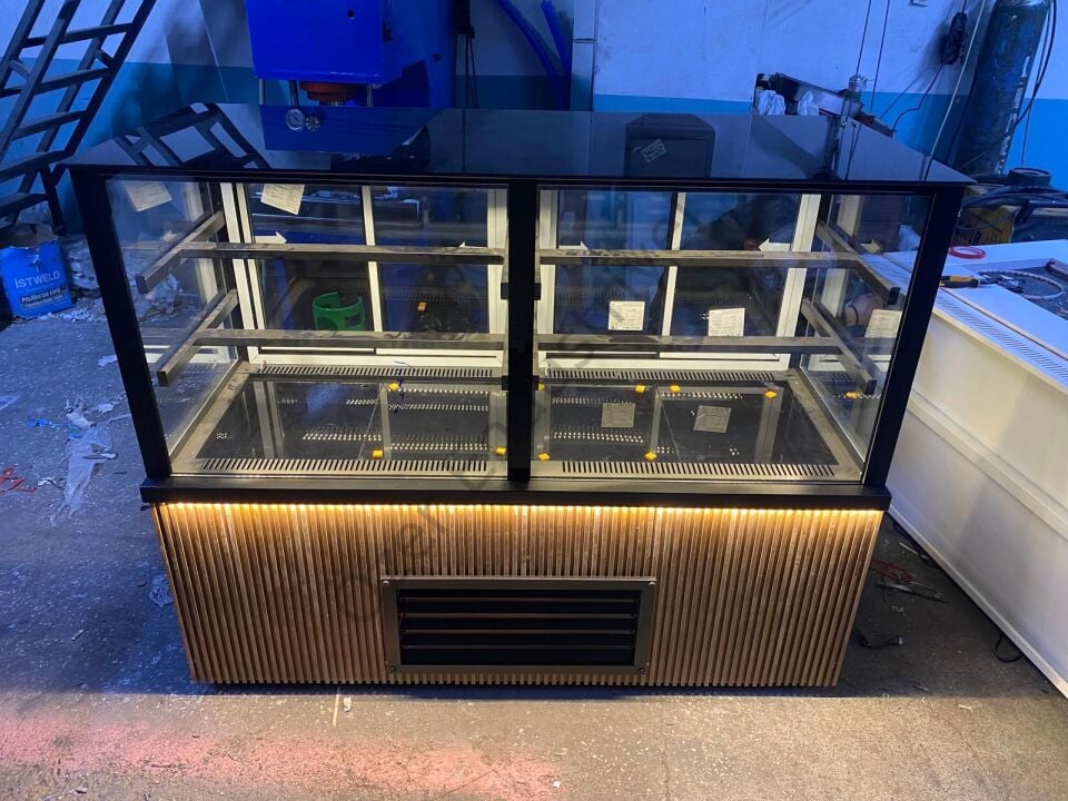 Pasta & İçecek Dolabı 150 cm | Çift Bölmeli, Soğutmalı