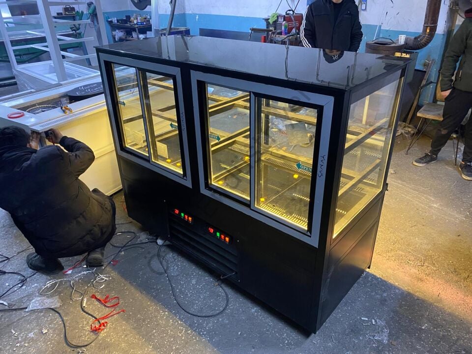 Pasta & İçecek Dolabı 150 cm | Çift Bölmeli, Soğutmalı