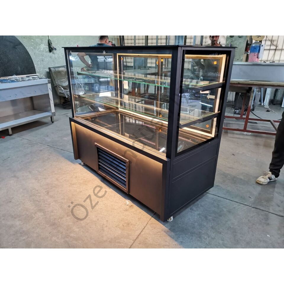 150 cm Kare Camlı Tatlı Vitrini +4°C Soğutmalı