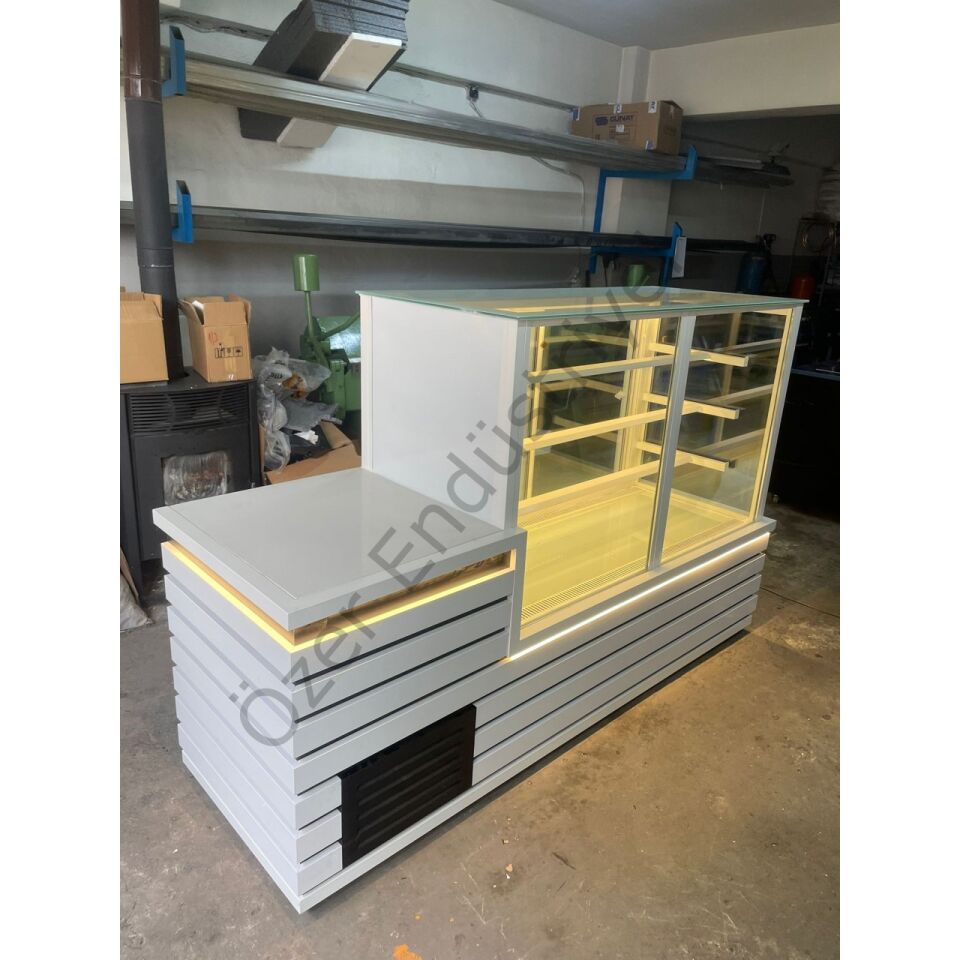 Soğutmalı Pasta Teşhir Dolabı 150 cm + 50 cm Kasa Bankosu