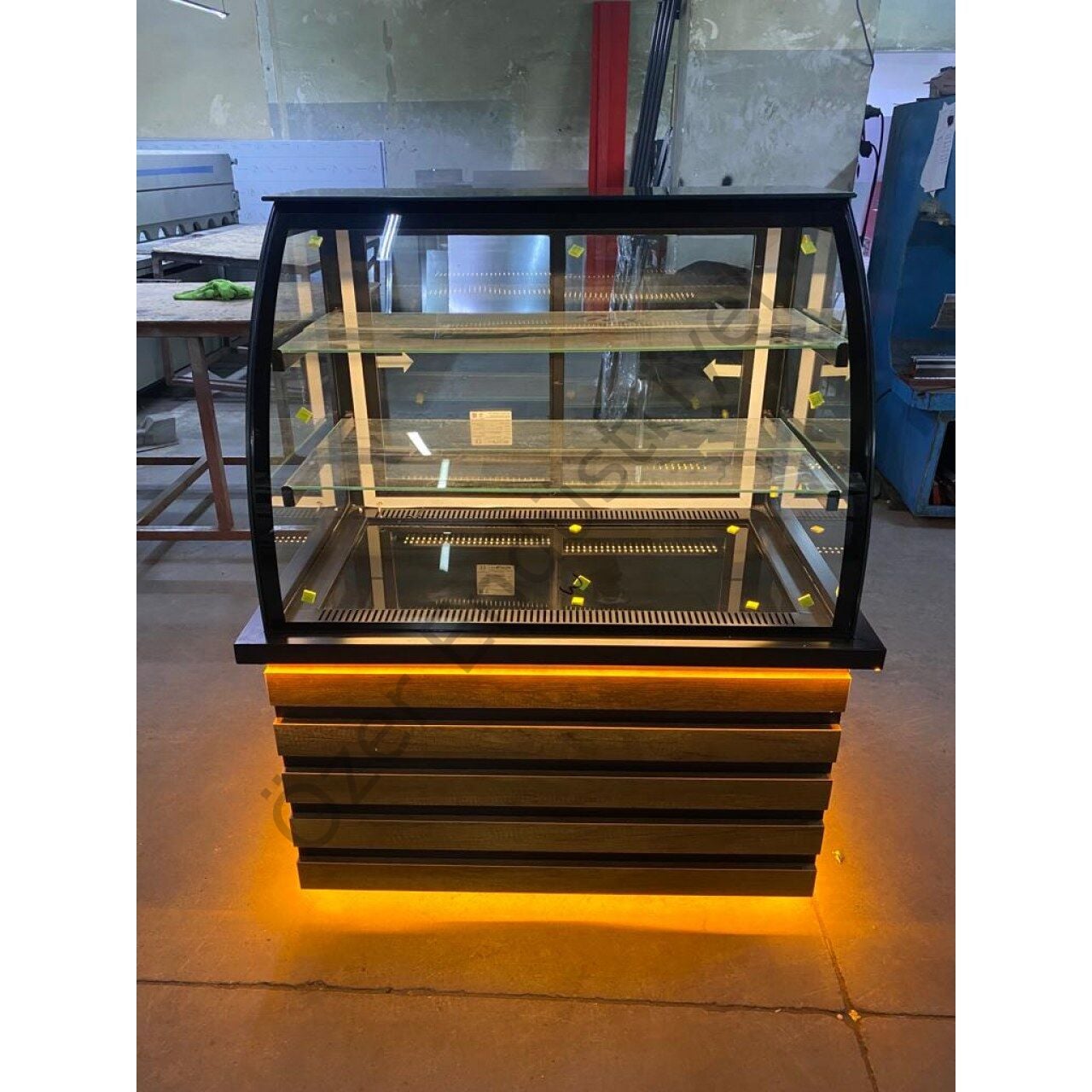 100 cm Bombe Camlı Pasta ve Tatlı Dolabı +4°C Soğutmalı Tekerlekli