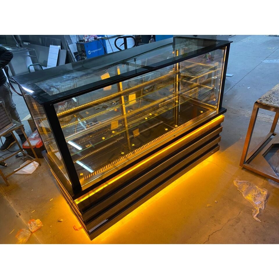 Soğutmalı Pasta Teşhir Dolabı 200 cm Çift Camlı Barok Tasarım