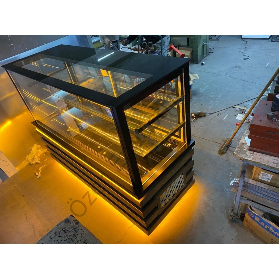 Soğutmalı Pasta Teşhir Dolabı 200 cm Çift Camlı Barok Tasarım