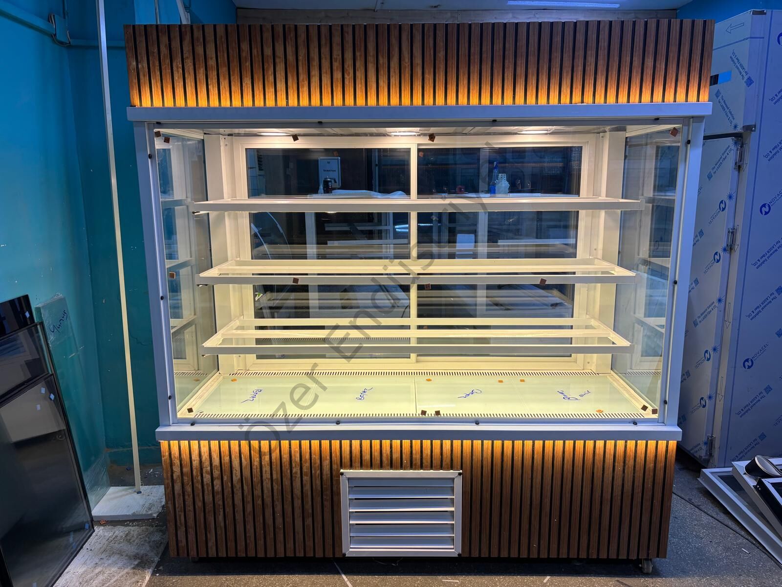 200 cm Tatlı Teşhir Dolabı Cephe Tipi Soğutmalı