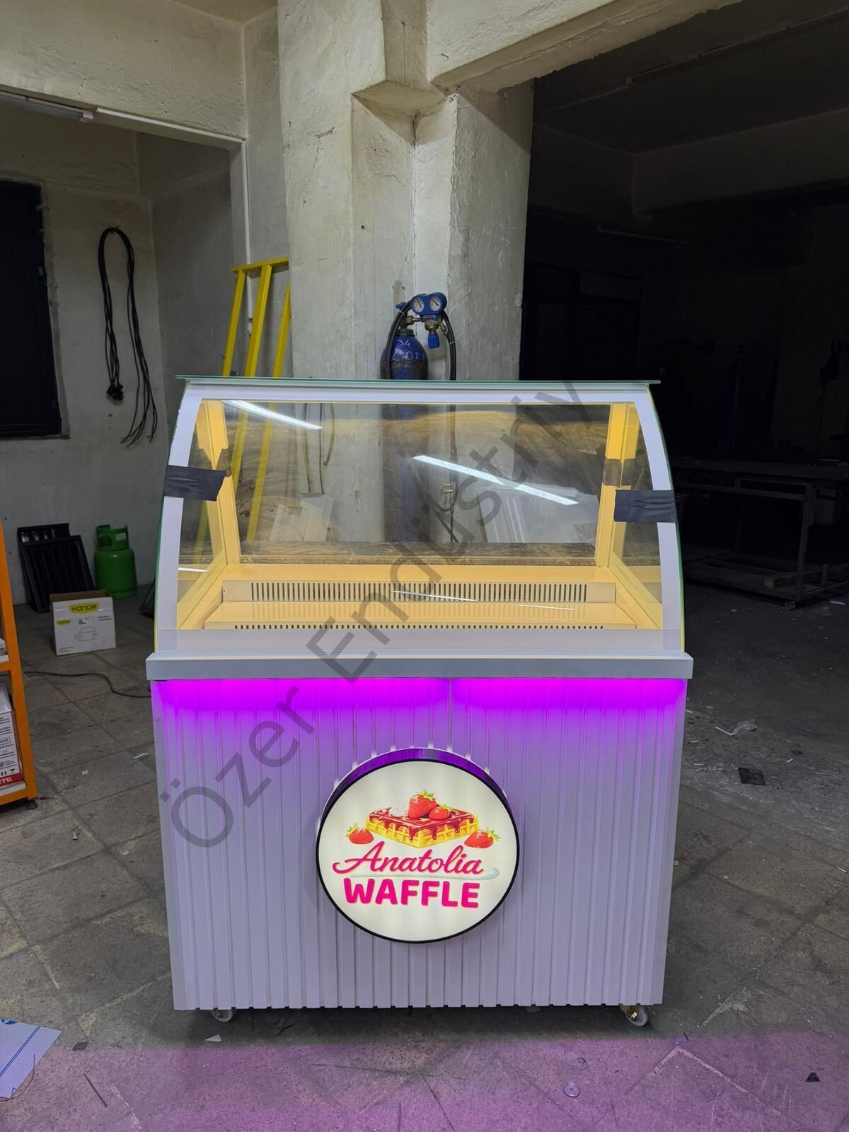 Bombe Camlı Waffle Tezgahı 100 CM