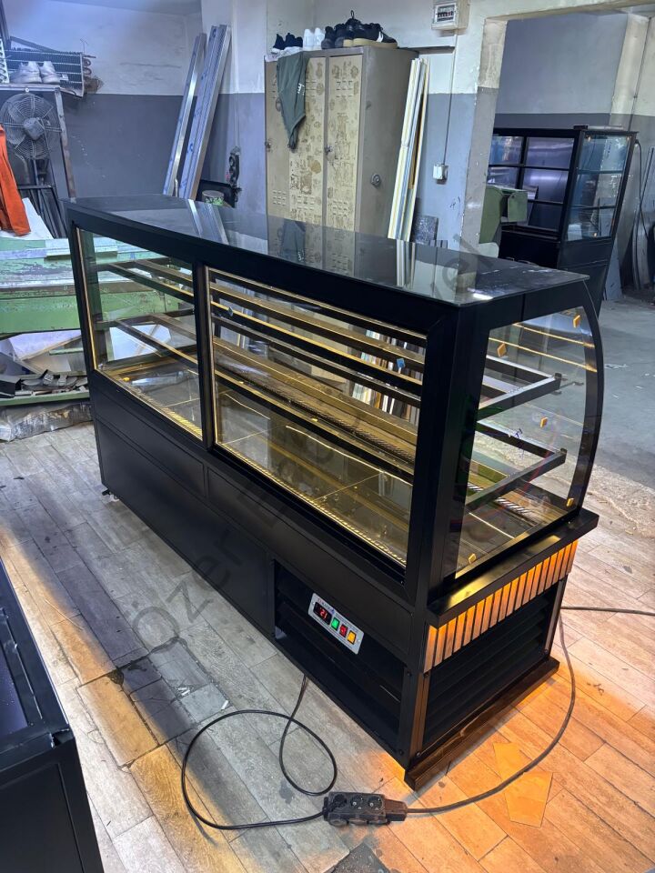 Bombe Camlı Soğutmalı Pasta Tatlı Teşhir Dolabı