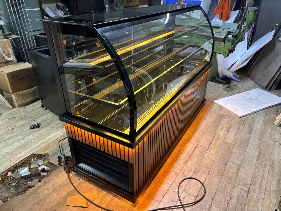 Bombe Camlı Soğutmalı Pasta Tatlı Teşhir Dolabı